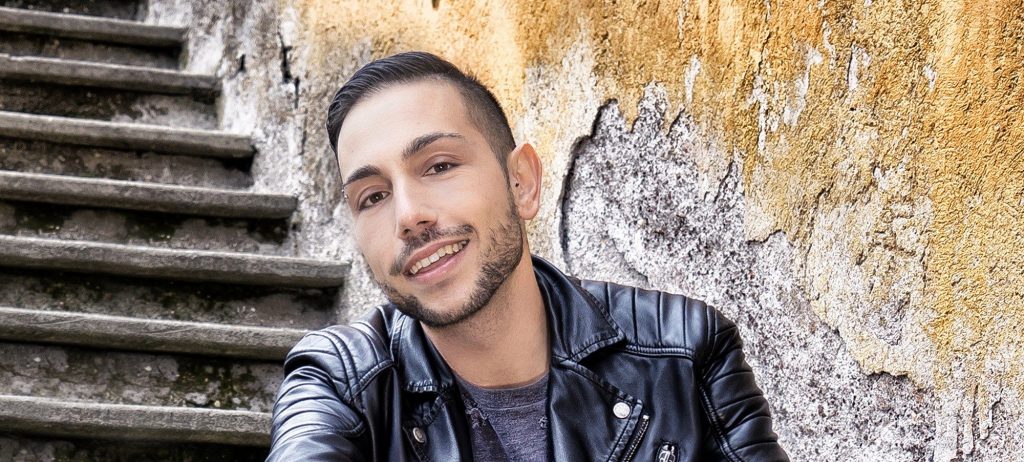 Manuel Aspidi presenta L'uso delle mani: "Per dare voce alle donne" - Video Intervista