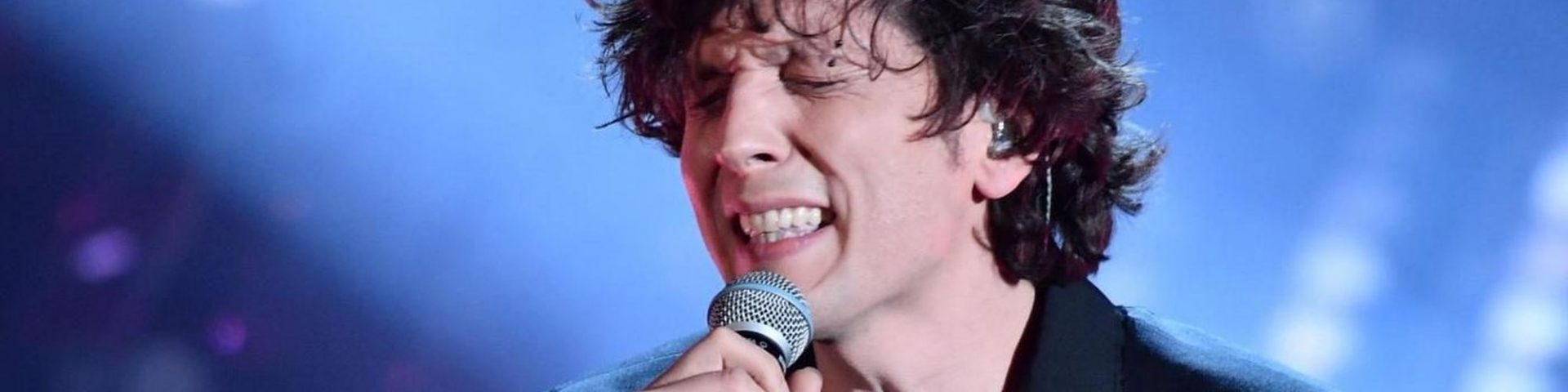 Ermal Meta in concerto ad Alassio: ricavato alle vittime del crollo di Ponte Morandi a Genova