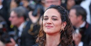 Asia Argento resta a X Factor? Il tweet sospetto