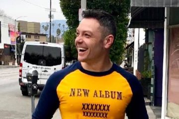 Amici per errore, Tiziano Ferro