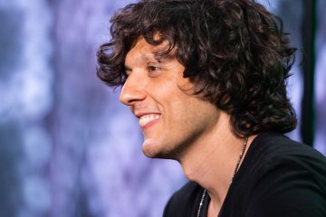 Ermal Meta: come accedere al backstage del live-evento del 20 aprile