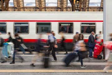 Festa della Donna: Trenitalia regala una caramella e il post diventa virale