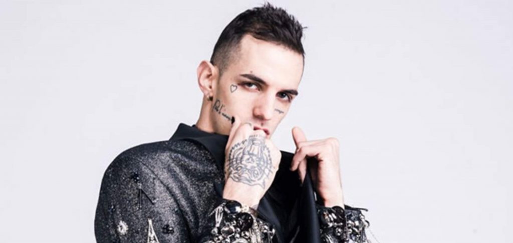 C’è tanto rock’n’roll nel nuovo, atteso, rivoluzionario disco di Achille Lauro