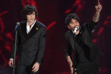 #AmiciMetaMoro: l'esibizione di Ermal Meta e Fabrizio Moro ad Amici 18 - Video