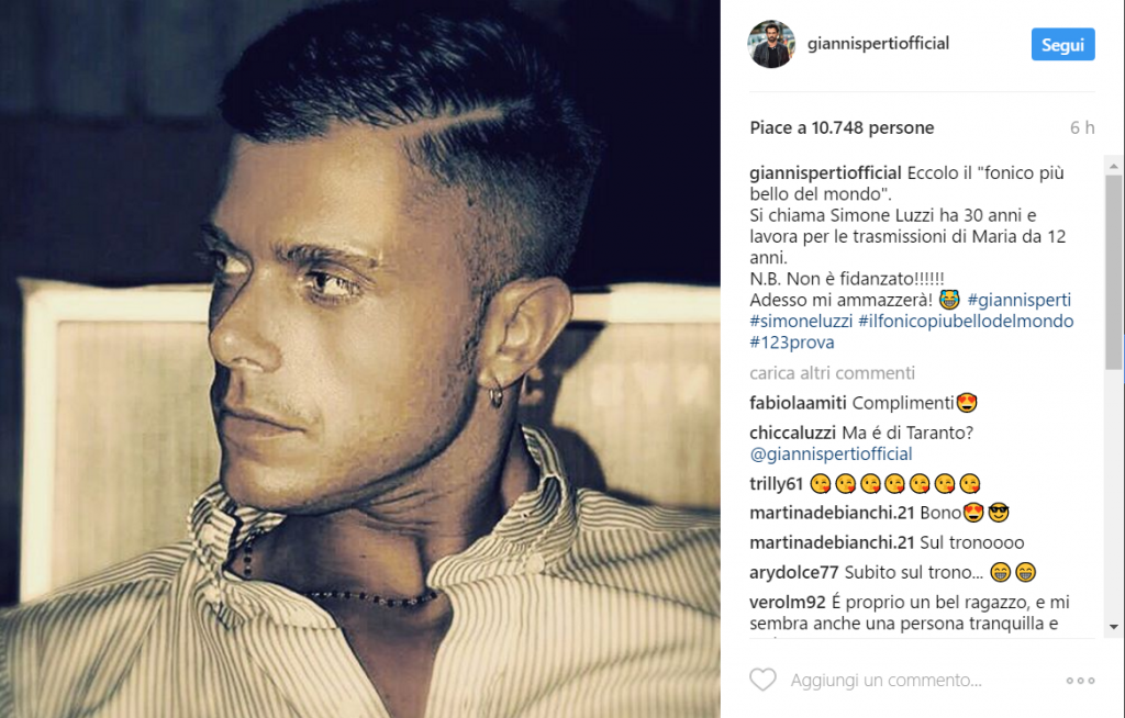 Simone, il fonico di Amici e Uomini e Donne che impazza sui social