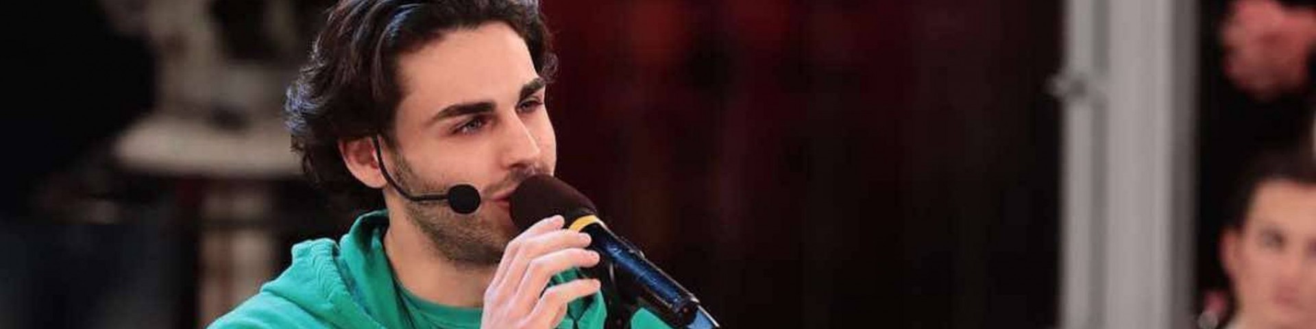 Dj Giuseppe di Radio 105 (partner di Amici) attacca Alberto Urso: è polemica