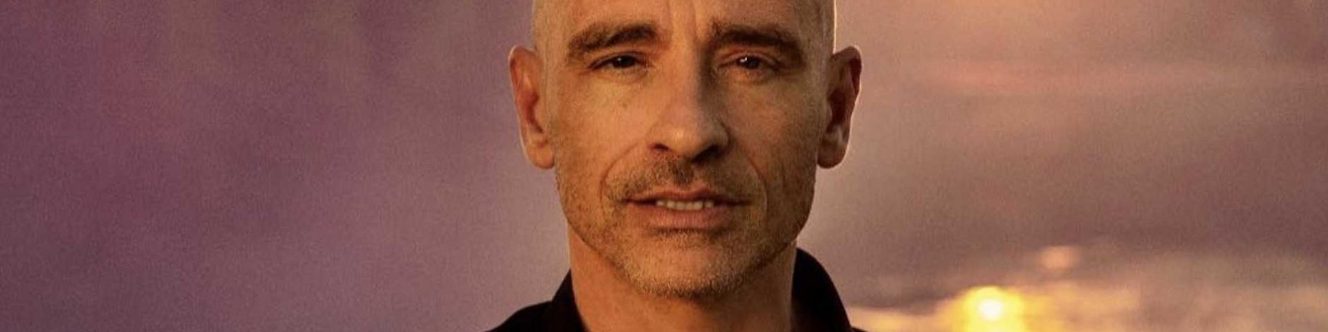 Eros Ramazzotti operato alle corde vocali e tour rinviato: ecco come sta