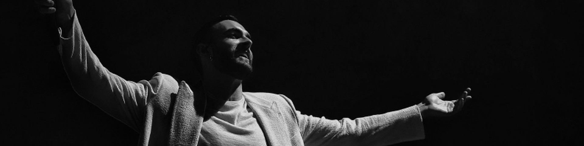 Marco Mengoni: la sua voce arriva sulla luna e si chiude il poker milanese