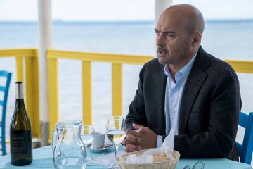 A che ora inizia il Commissario Montalbano?