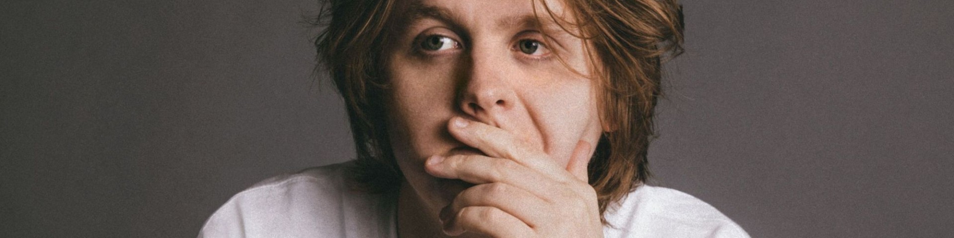 Chi è Lewis Capaldi: dal successo improvviso al Festival di Sanremo 2020