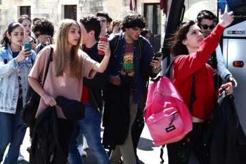 Non c’è campo: riassunto e attori del film