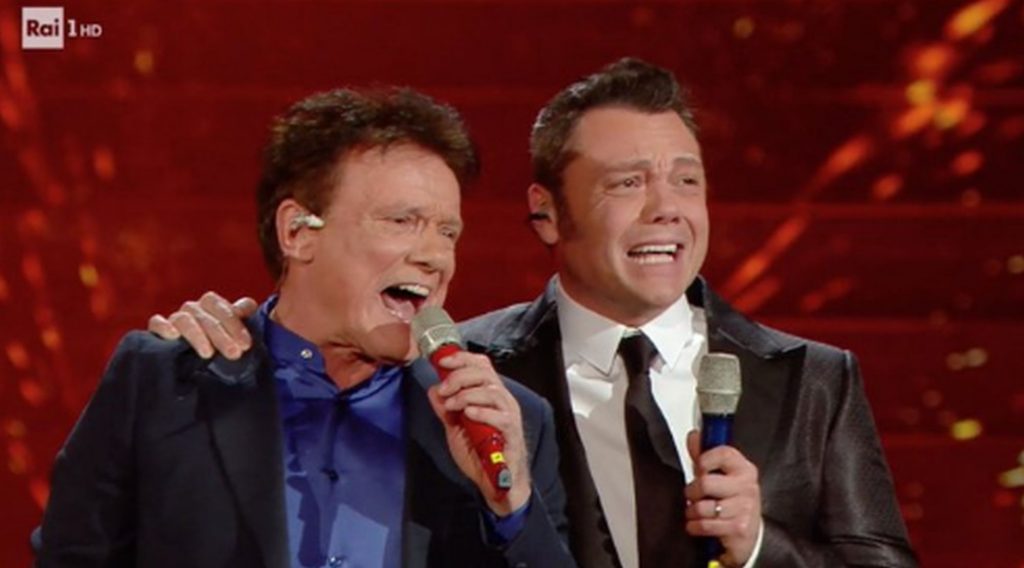 Massimo Ranieri e Tiziano Ferro cantano “Perdere l’amore” a Sanremo 2020 (Video)