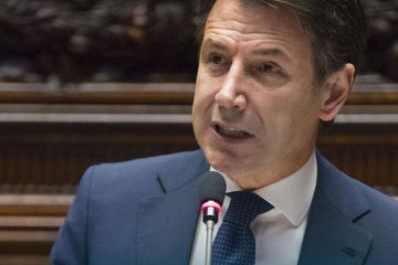 Giuseppe Conte si commuove: “Quando ho dovuto confrontarmi con i primi decessi…” (Video)