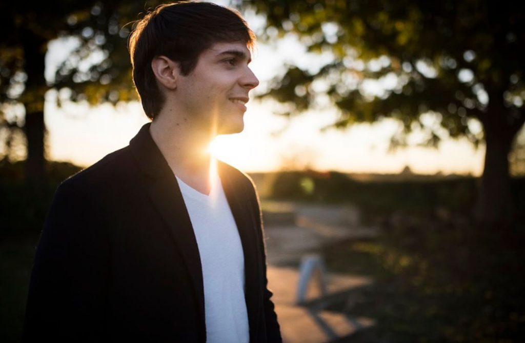 Mattia De Simone: “Vorrei collaborare con Tiziano Ferro”