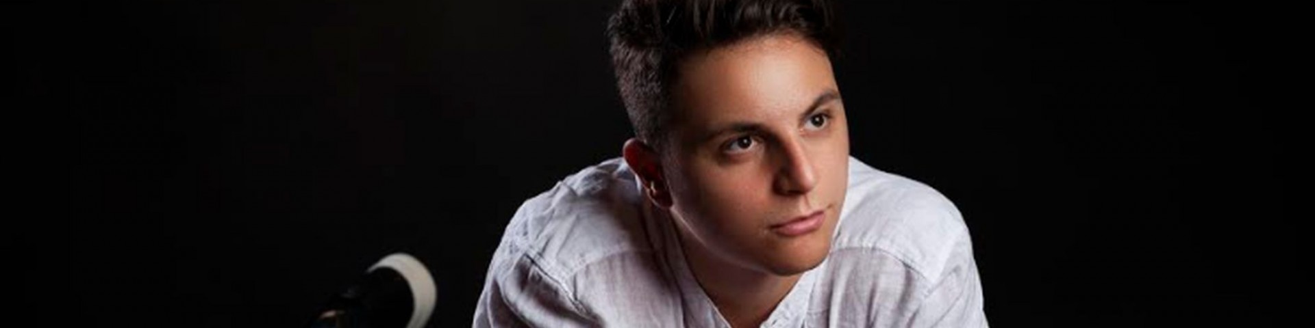 Emanuele Venturoli: “Per me è naturale mettere in musica ciò che provo in amore”