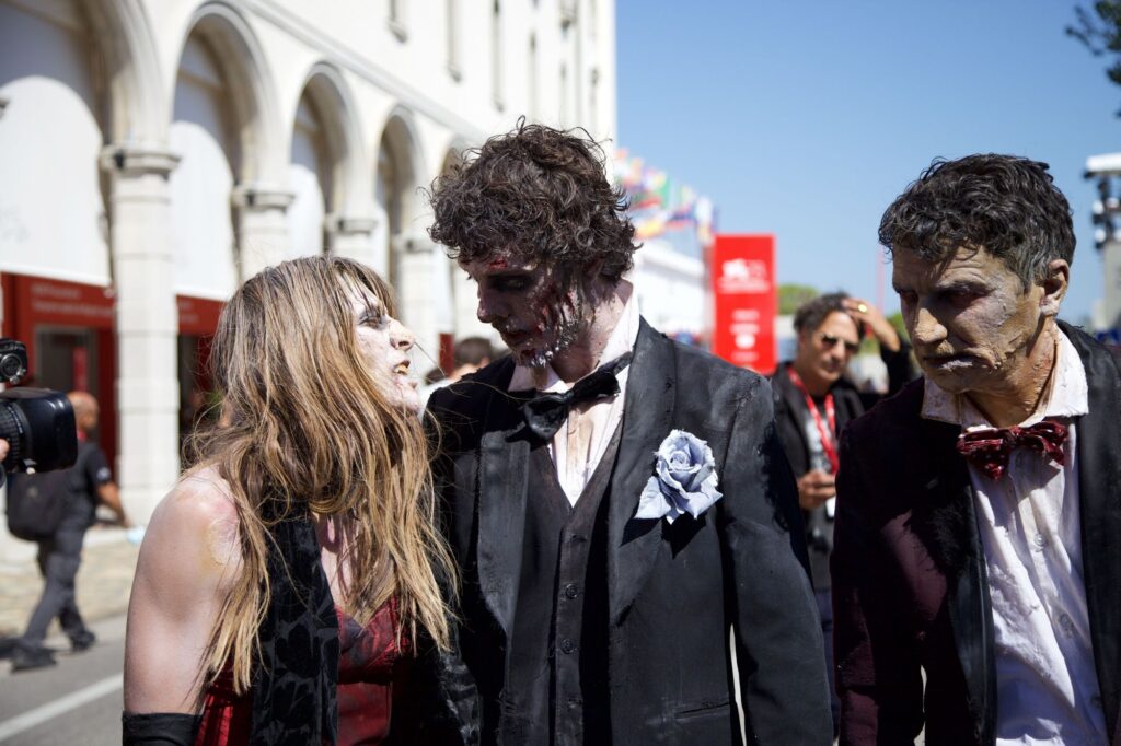 The Walking Dead a Venezia 78: l’invasione zombie (FOTO)