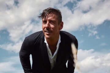 Spazio tempo di Francesco Gabbani è la sigla della fiction Un professore