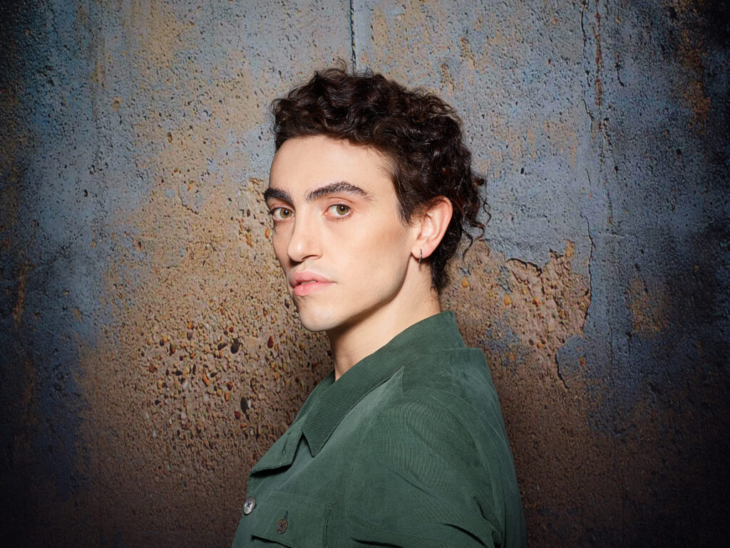 Chi è l’autore del testo di “Inverno dei fiori” di Michele Bravi?