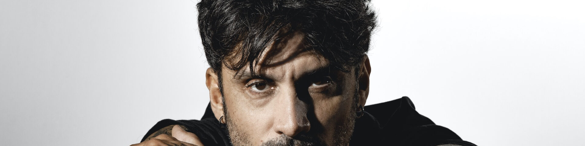 Sanremo 2022, Fabrizio Moro: “L’amore è l’unica cosa che ci salva”