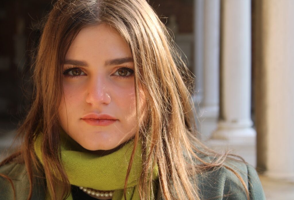 Angelica Trovò, “Salvi da noi” è il nuovo singolo della polistrumentista