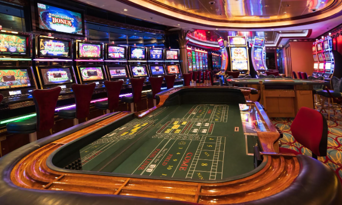 Come la vita notturna dei casinò in Italia unisce lusso e intrattenimento