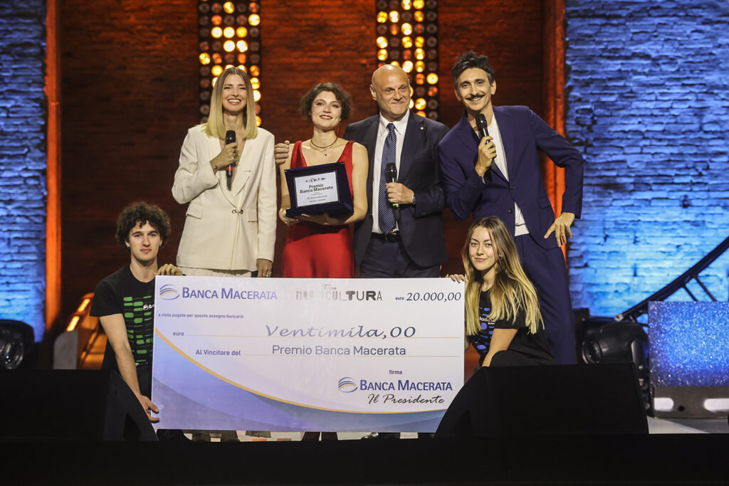 Elena Mil è la vincitrice assoluta di Musicultura 2025