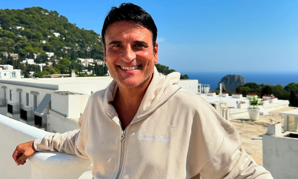 Sal Da Vinci vince Sanremo e De Martino si prende il futuro: il passaggio di consegne all’Ariston