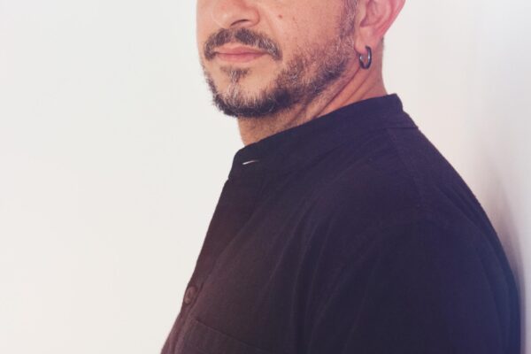 Giuseppe Anastasi presenta “Canzoni senza click”: la video intervista