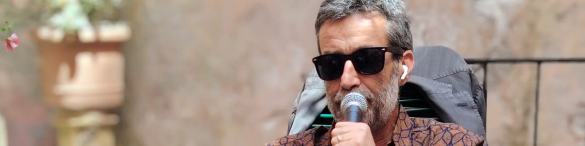 Daniele Silvestri, il nuovo album “Canzoni a sdraio” tra recupero dei brani nascosti e tour in trio