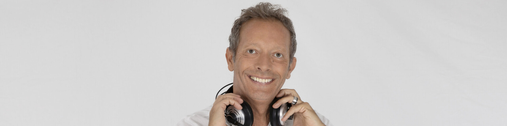Julian Borghesan, una vita al microfono: “In radio ho ritrovato il mio grande amore”