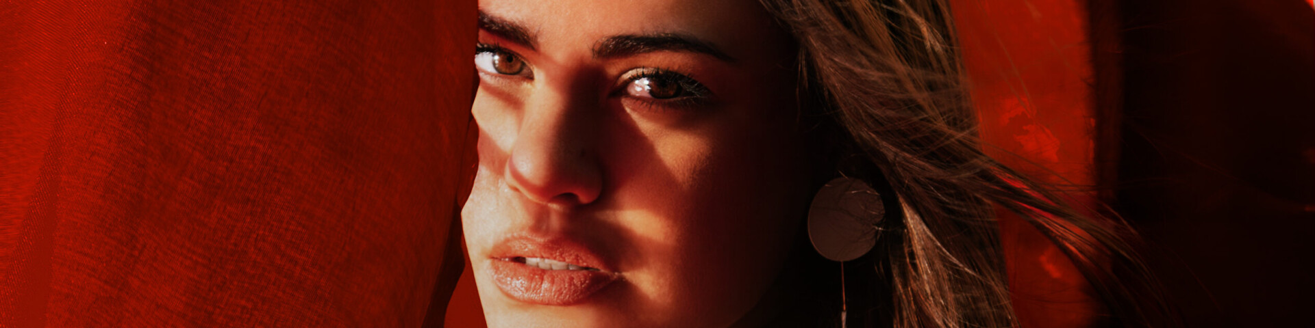 Carmen presenta “Donne de fuera”: video intervista
